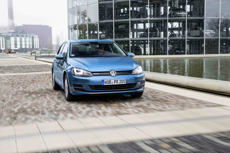 Arriva nelle concessionarie la Gof TGI BlueMotion.La Volkswagen  spinta dal 1400 sovralimentato da 110 Cv promette una spesa di 3,5 euro per 100 km. Il listino parte da 18.500 euro